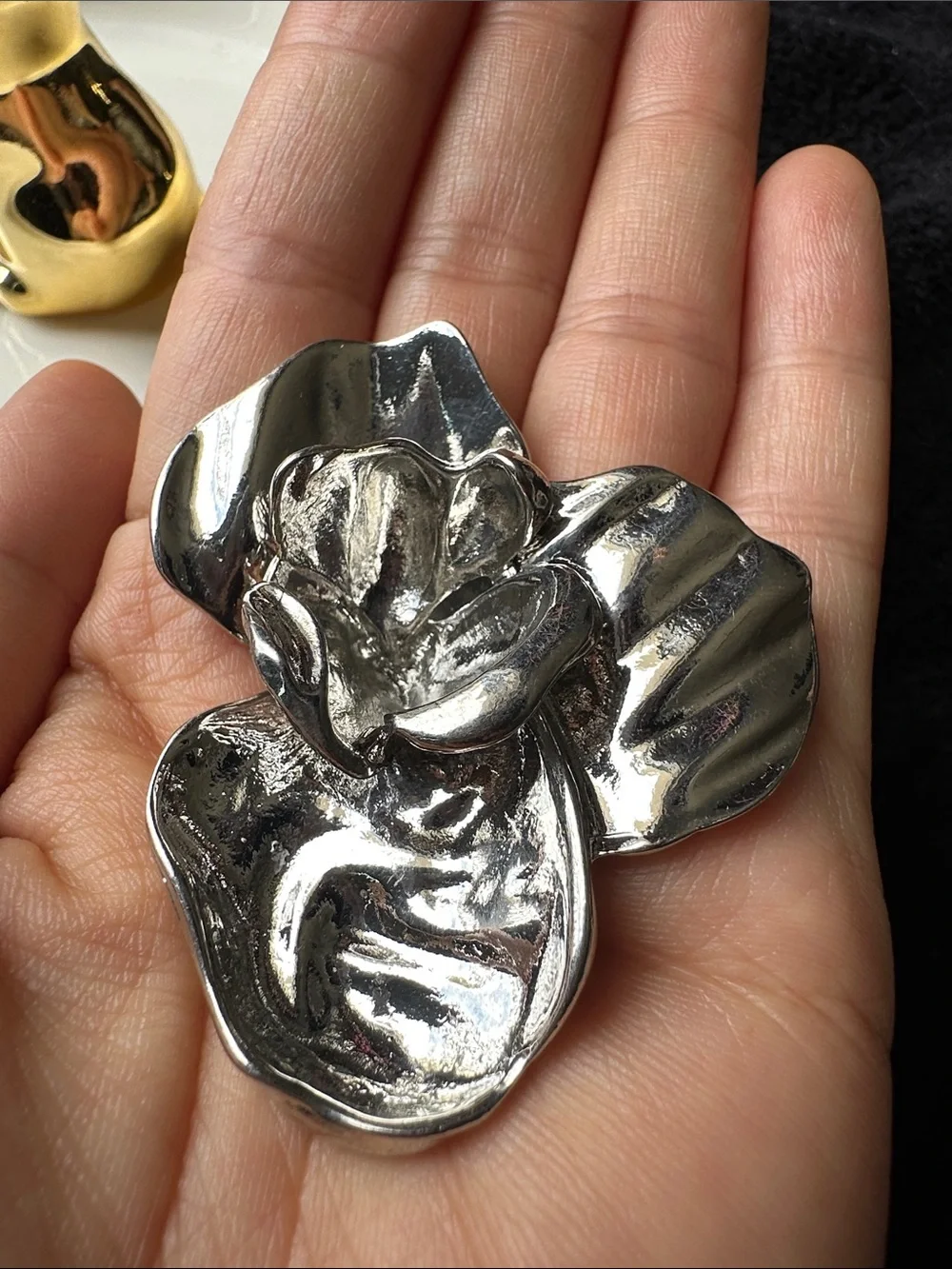 Silver Floral Hair Clip - Shiny Flower Accent for Women
